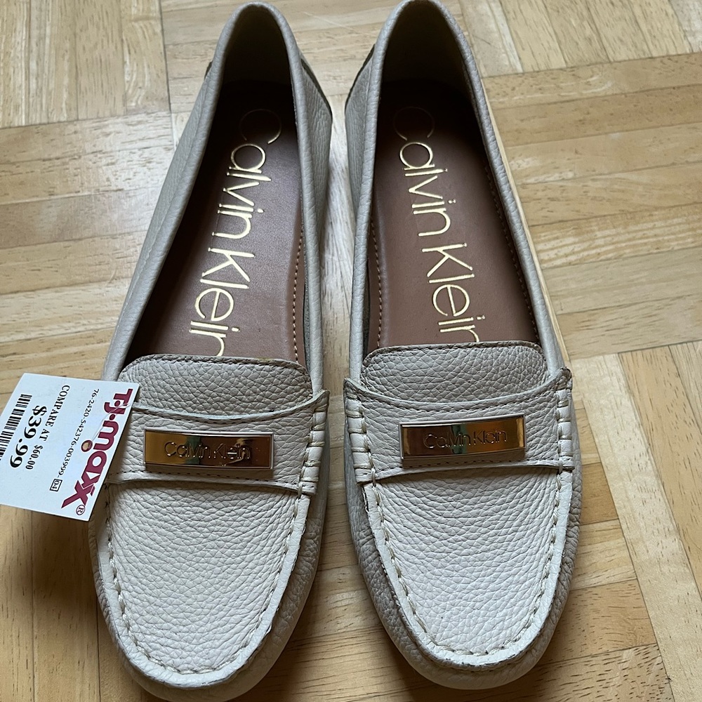 Brand New White Calvin Klein Leta Loafer Flats (Size 7.5)